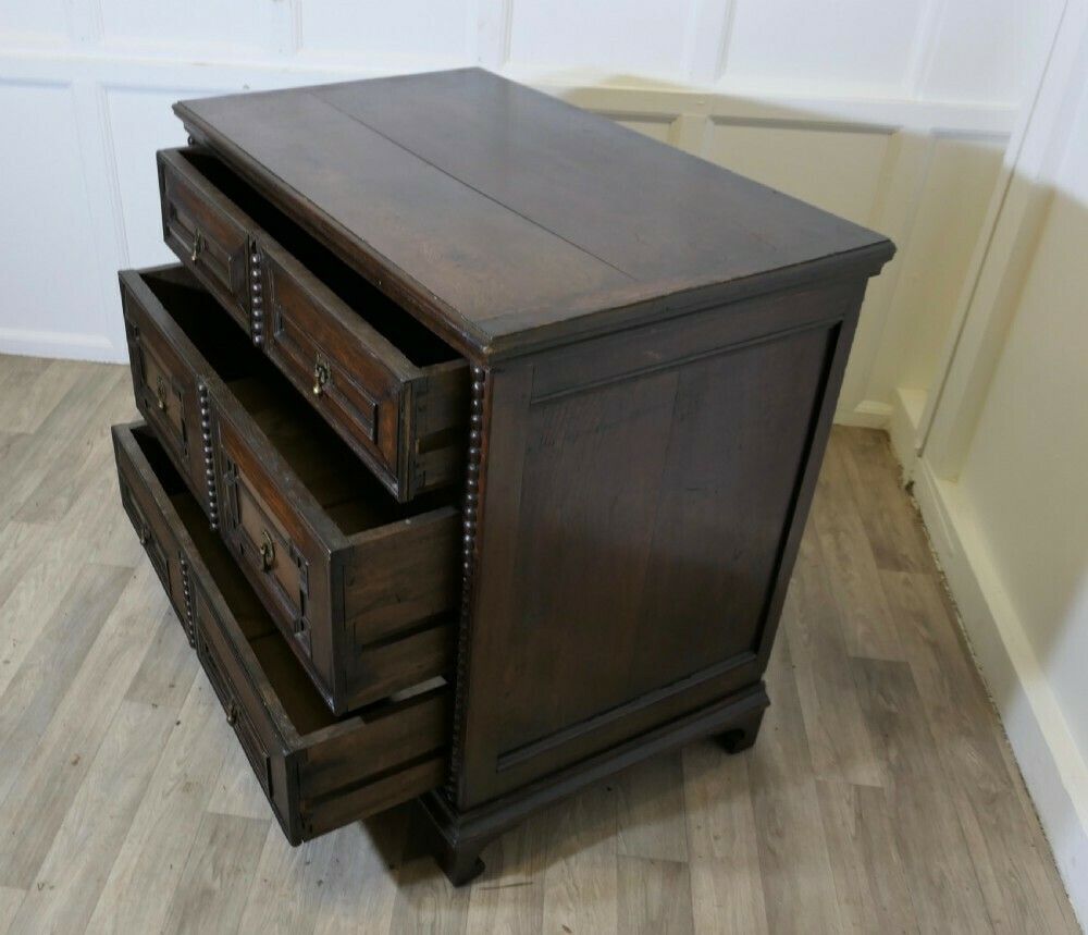 Small Georgian Oak Chest Of Drawers photo 1740.0