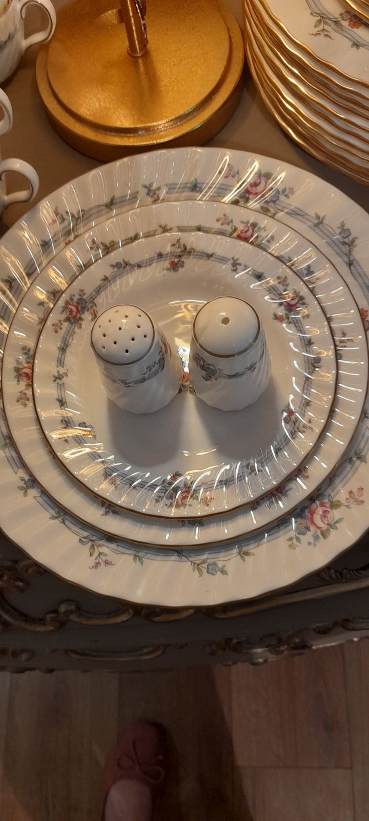 Minton Chartwell 12 Dinner Service Plus Extras. Truly Stunning. Mint Condition photo Home Decor
