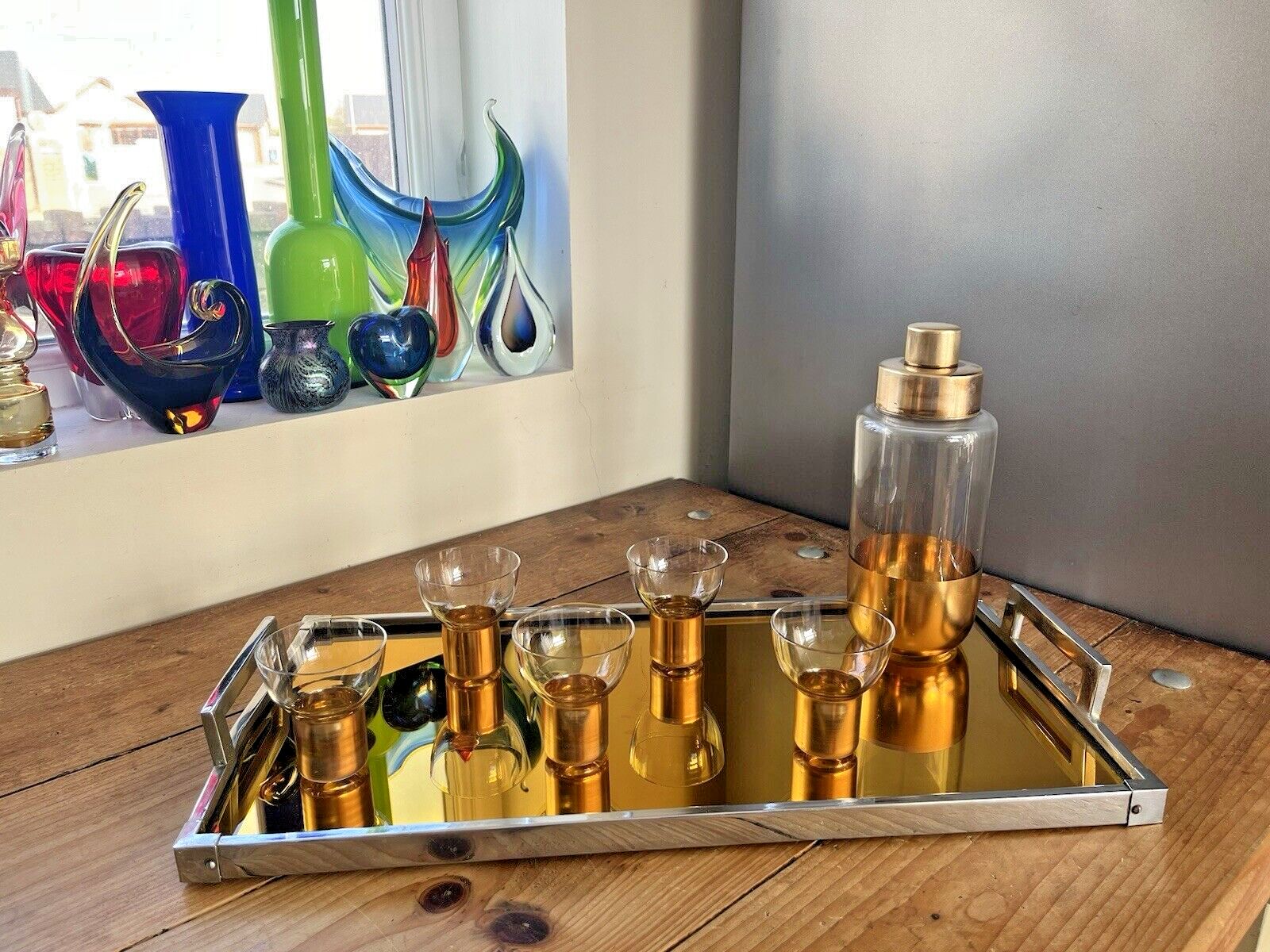 photo furniture Antique Art Deco Gold Gilt Brass Cocktail Shaker Glasses & Servex Mirrored Tray