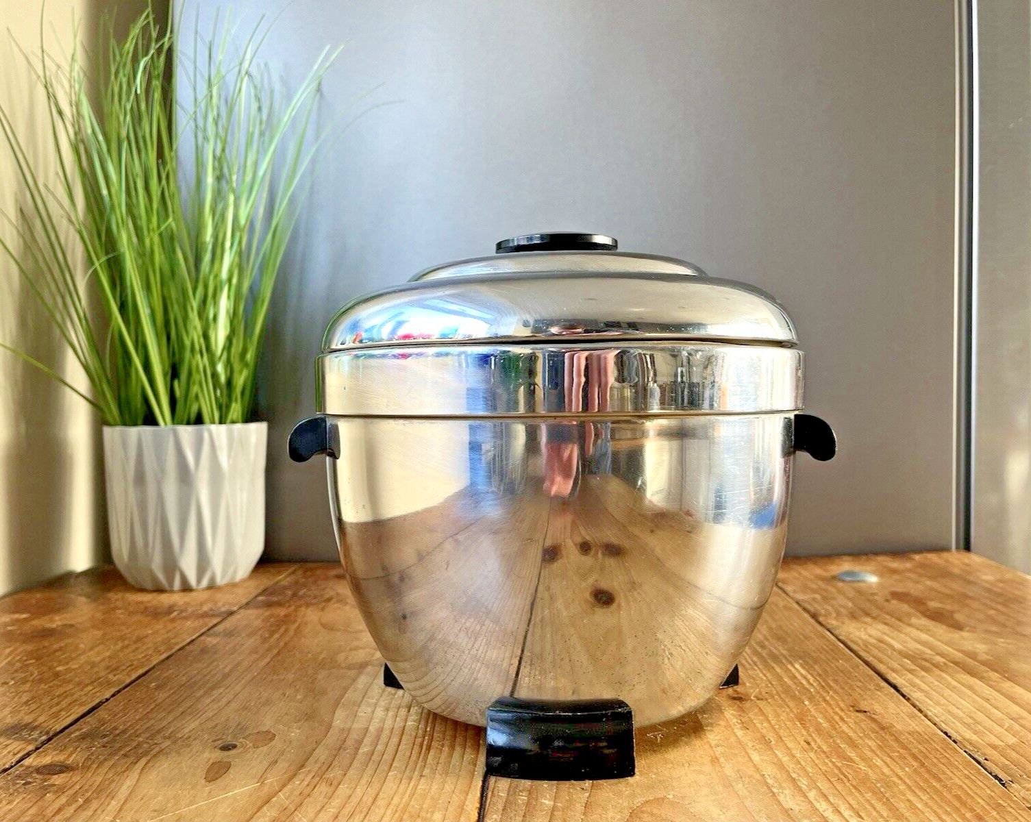 Fab Retro Thermos Model No 925 Black & Chrome Ice Bucket Cocktail Bar Display photo Home Decor