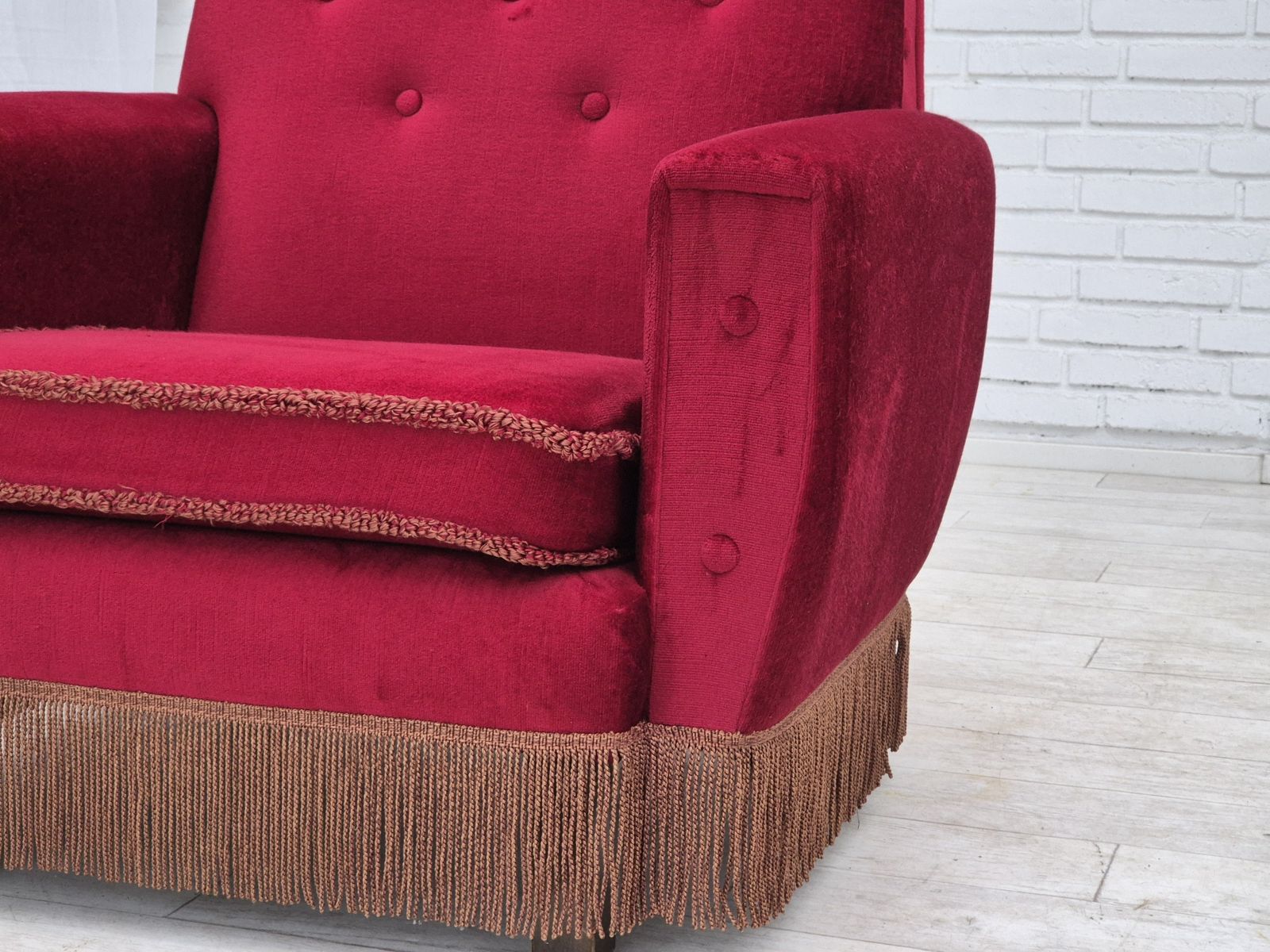 1190.0 Ca. Jaren 1970, Deense Fauteuil Met Hoge Rug, Ongerestaureerde Staat, Rood Meubelvelours. photo