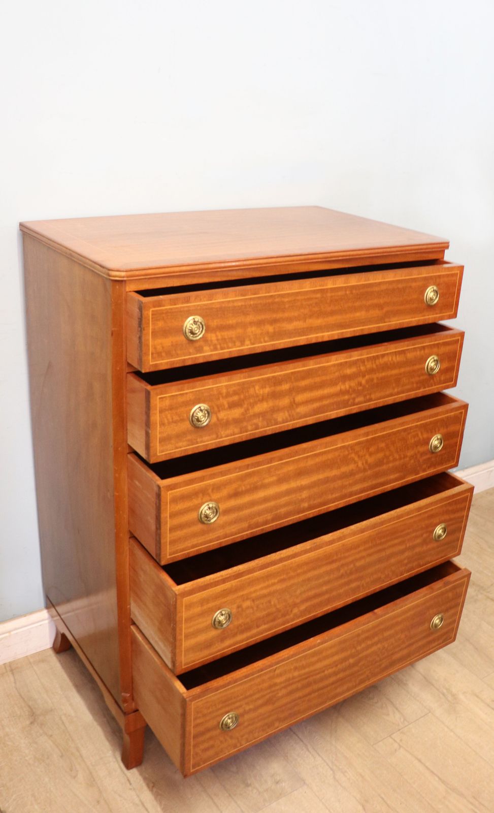 This Lovely 20th Century Georgian Revival Mahogany And Inlaid Chest Of Drawers. photo 445.0
