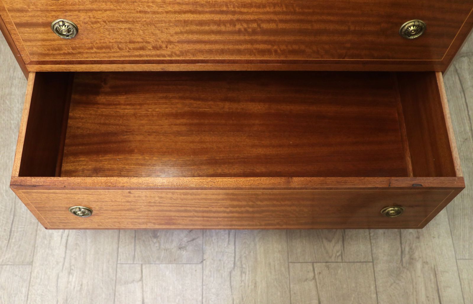 photo for sale This Lovely 20th Century Georgian Revival Mahogany And Inlaid Chest Of Drawers.