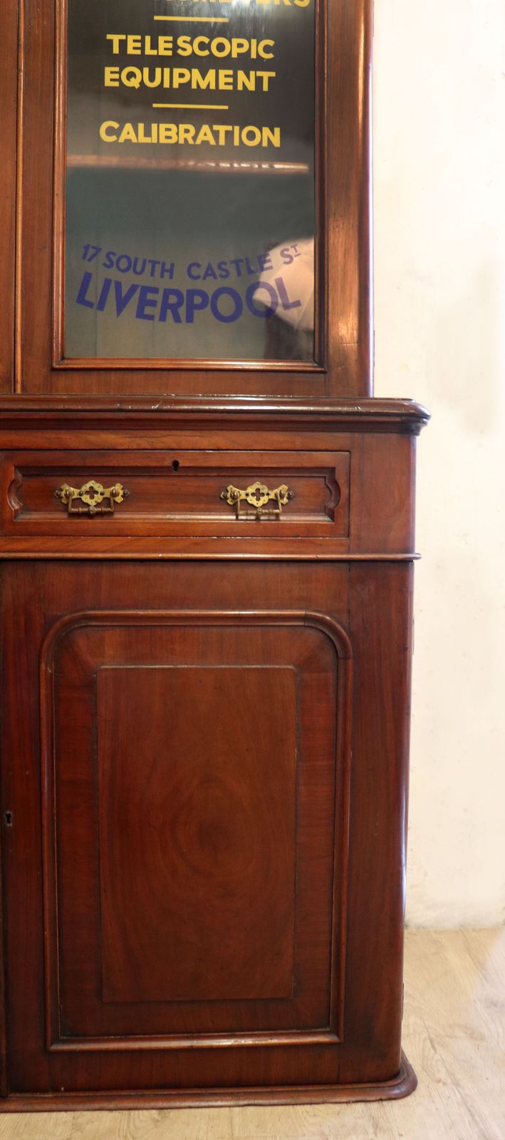 1195.0 A Fabulous Late Victorian Mahogany Bookcase Cabinet. photo