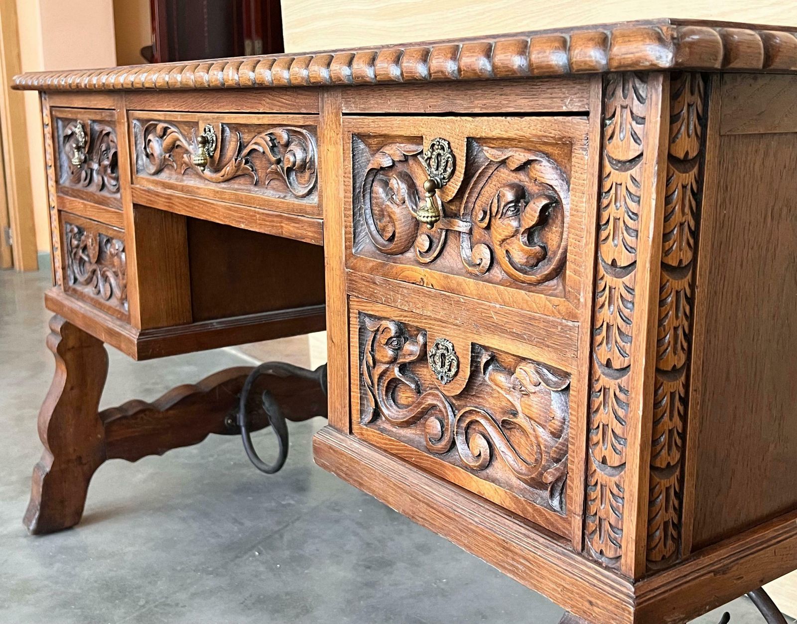 Table de bibliothèque ou bureau baroque espagnol à deux faces en chêne, XIXe siècle photo buy