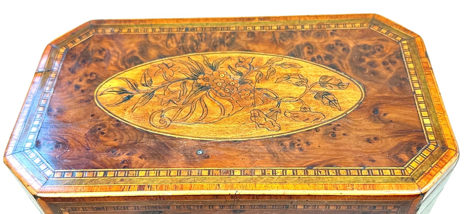 Georgian Yew Tea Caddy With Floral Inlaid Decoration (England, Circa 1780) photo furniture