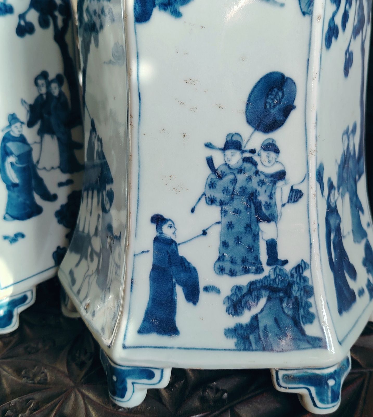 A Pair Of Blue & White Chinese Porcelain Hexagonal Mallet Form Lidded Urns Lampe photo vinterior