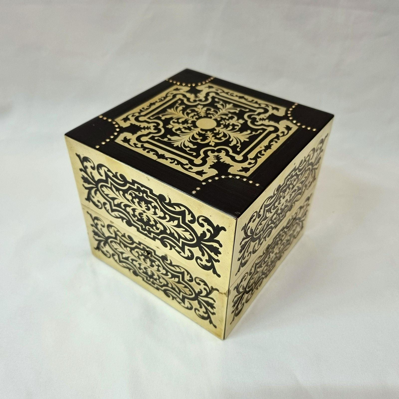 Antique Perfume Casket   An Exceptional 19th Century Ebony And Inlaid Brass Perfume Box With Four Original Bottles In Outstanding Condition.