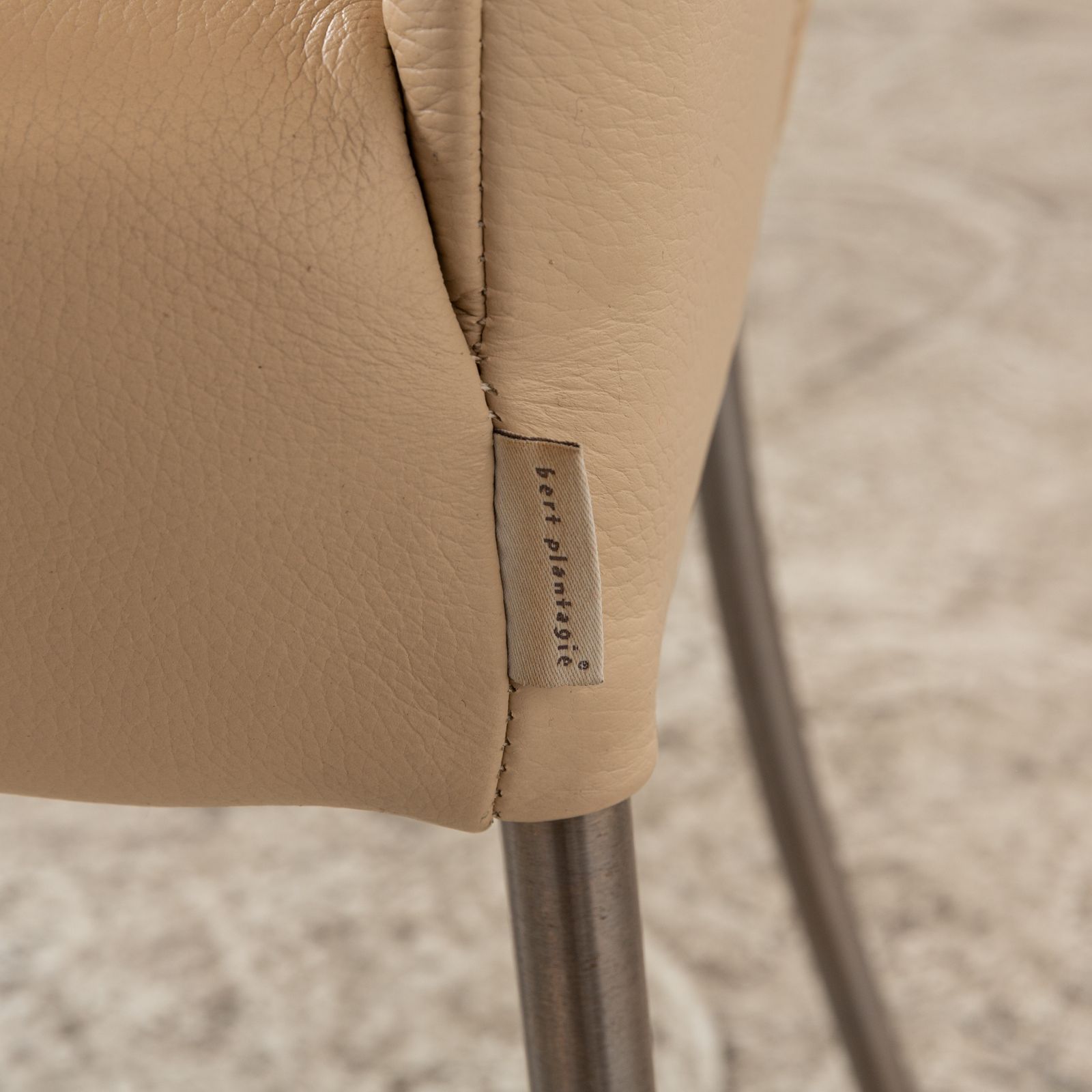 Set Of 8 Bert Plantagie Leather Chairs Beige Dining Room photo vinterior