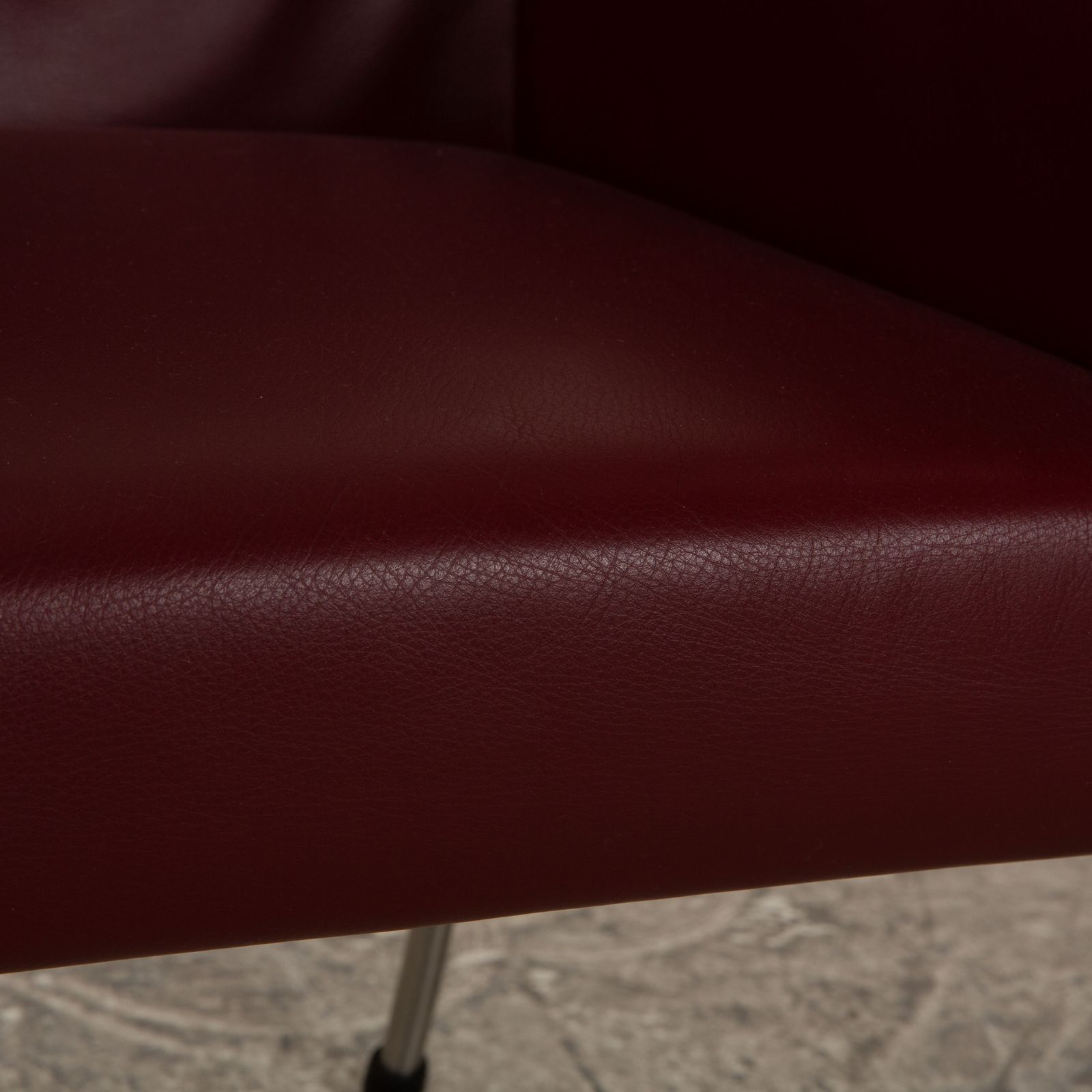 Set Van 6 Bert Plantagie Arc E Leren Stoelen Wijnrood photo for sale