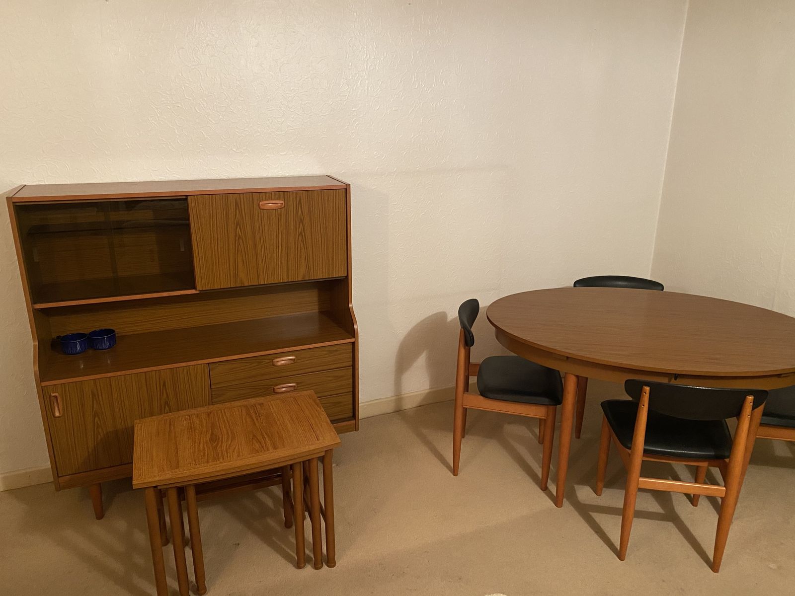 photo furniture Full Vintage Extendable Dining Set By Schreiber