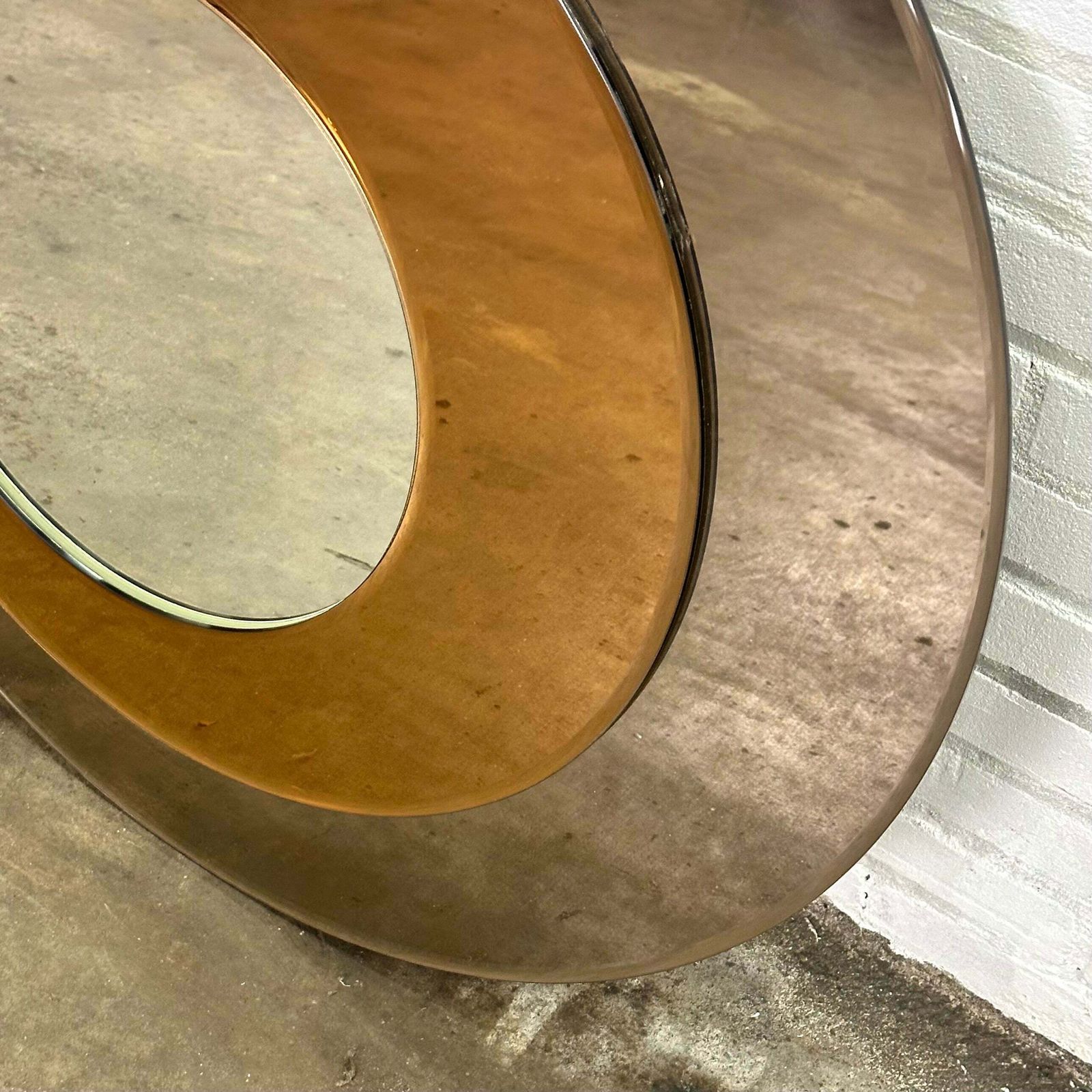 Round Wall Mirror From Metalvetro Galvorame With Brown Tones photo furniture