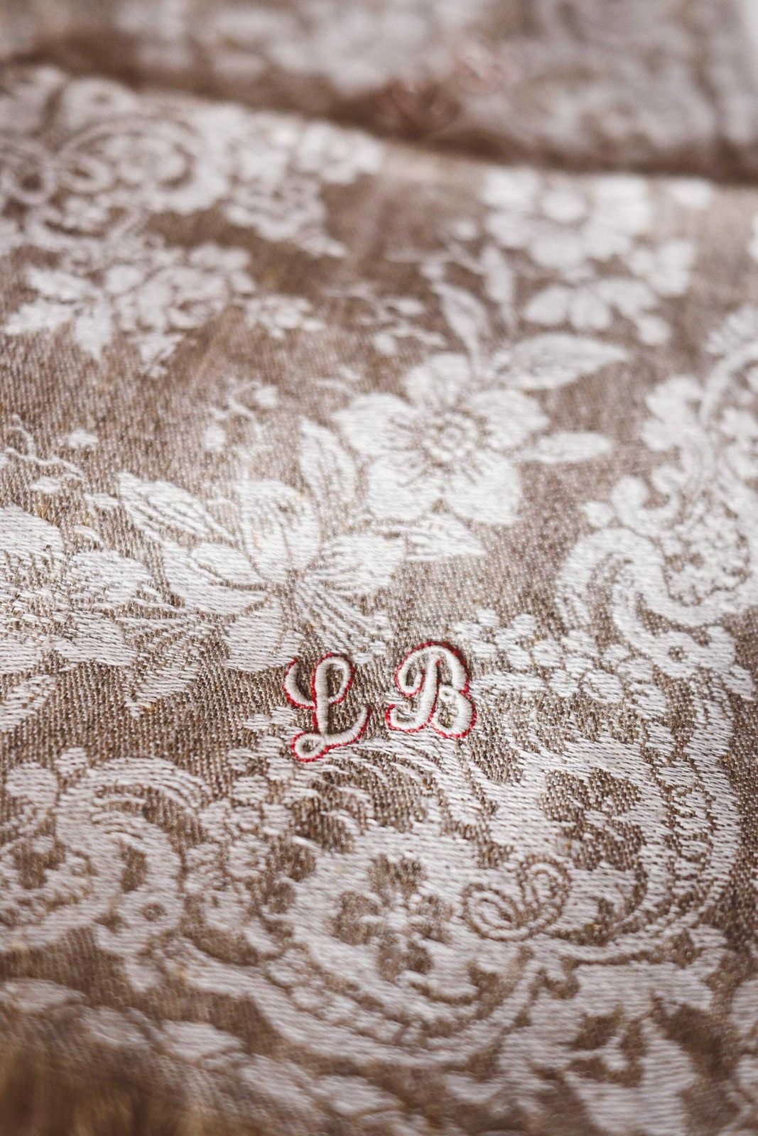 Set Of Napkins In Flanders Linen With Monogram Lb photo furniture