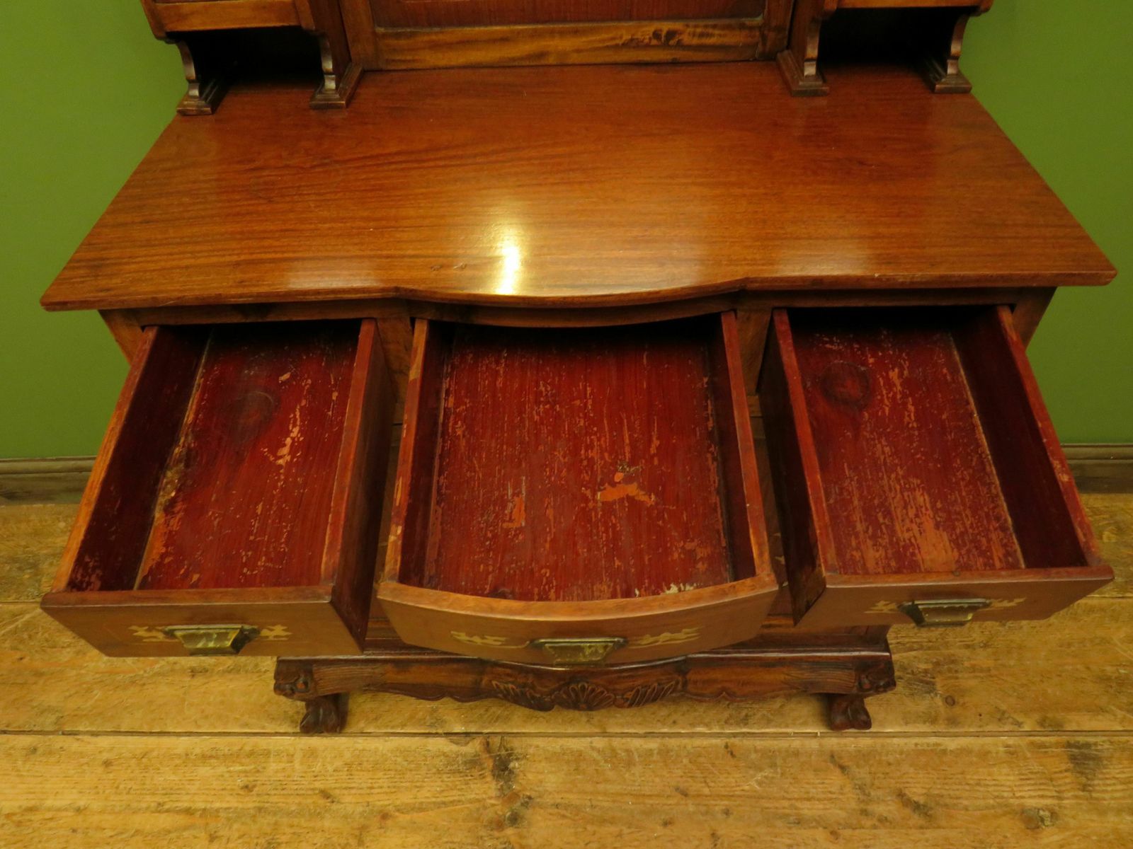 photo furniture Antique Eastern Dressing Table With Bone Inlays