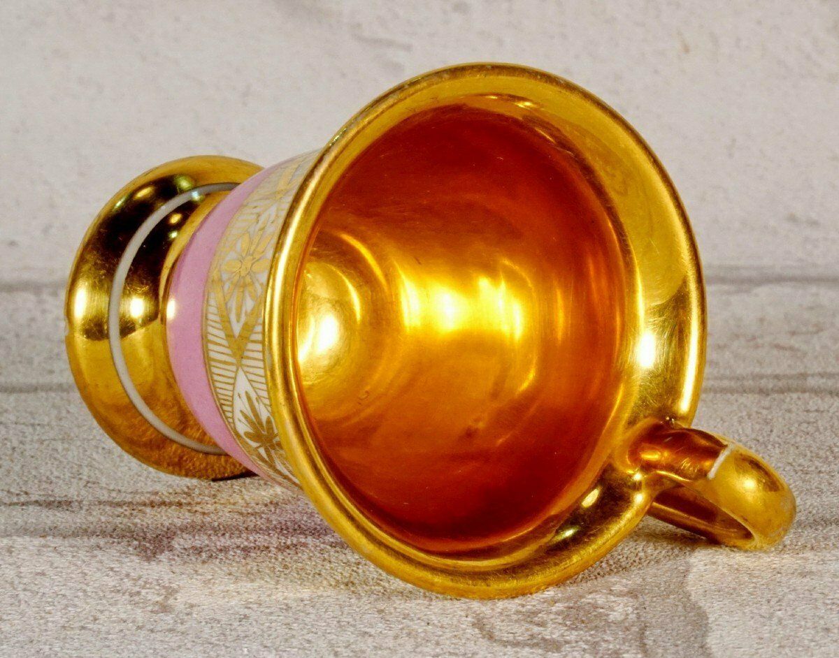 Small Porcelain Cup And Saucer From Paris Or Russia   Early 19th Century photo vinterior
