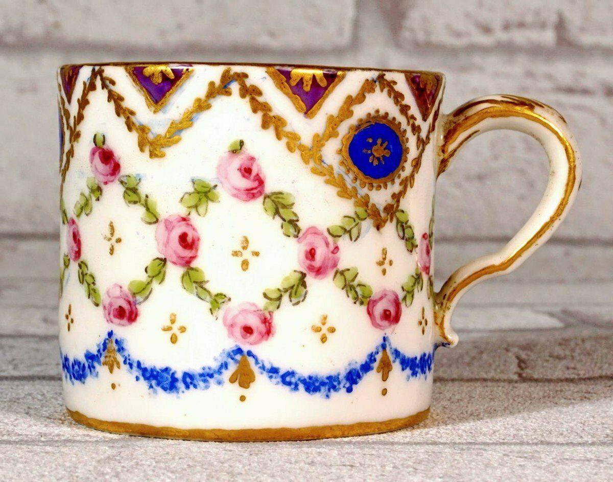 Cup And Saucer (4th Size) In Soft Porcelain From Sevres   18th Century   Louis XVI photo for sale