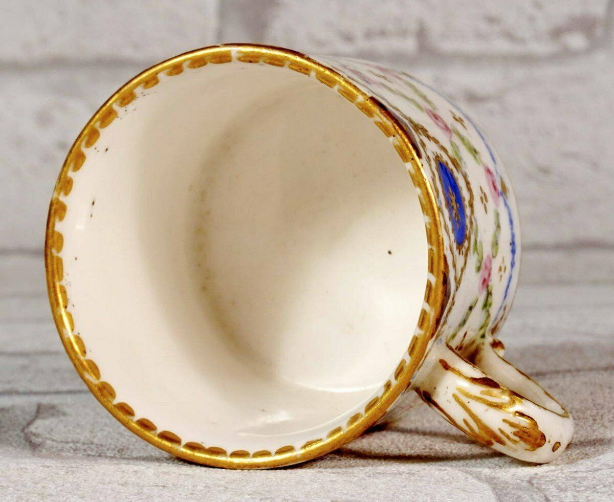 Cup And Saucer (4th Size) In Soft Porcelain From Sevres   18th Century   Louis XVI photo buy