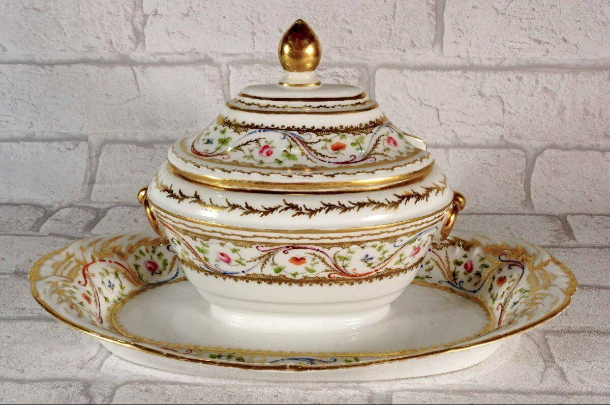 Sugar Bowl And Its Lid In Paris Porcelain   Attributed To The Manufacture Of The Duke Of Angouleme photo Home Decor