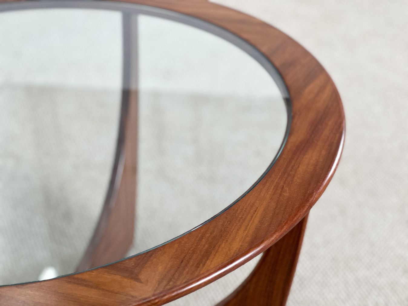 G Plan Round Coffee Table, 1960s photo 675.0