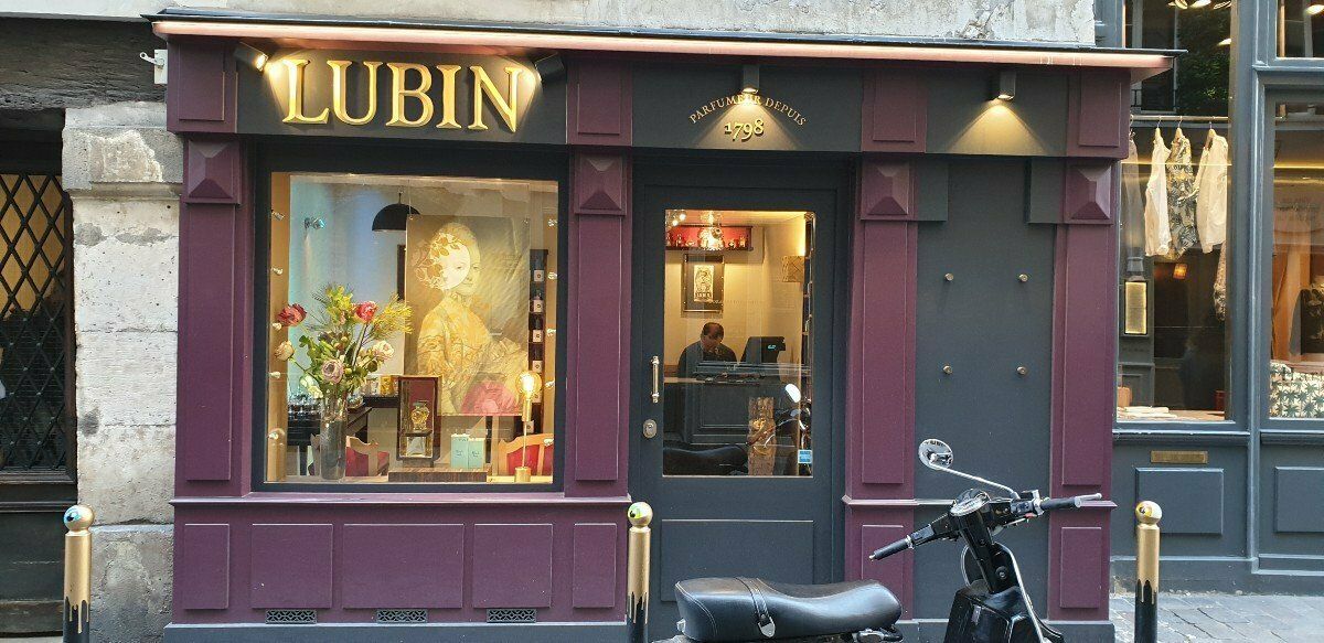 photo furniture Blush Mortar In Paris Or Limoges Porcelain From The Perfumer Lubin In Paris   Ep. Mid 19th Century