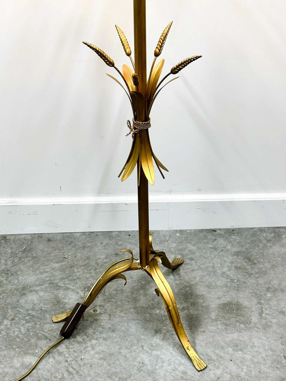 Zeldzame Vergulde Metalen Tarweschoof Vloerlamp Van Hans Kogl, Ca. Jaren 1970. photo vinterior