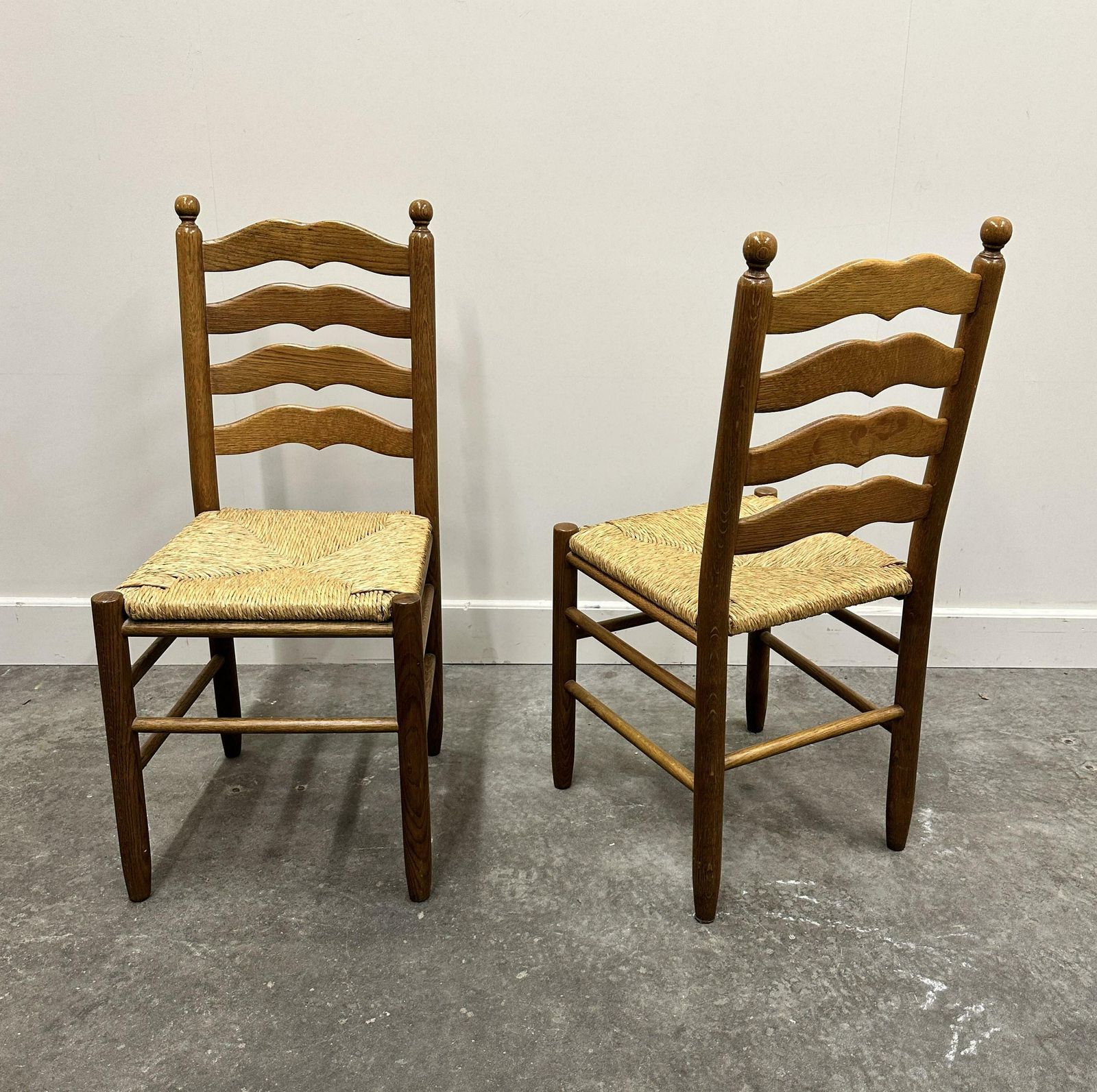 Set Van 6 Franse Provence Eiken Boerenlandse Eetkamerstoelen Met Biezen Zitting, Ca. Jaren 1970. photo furniture
