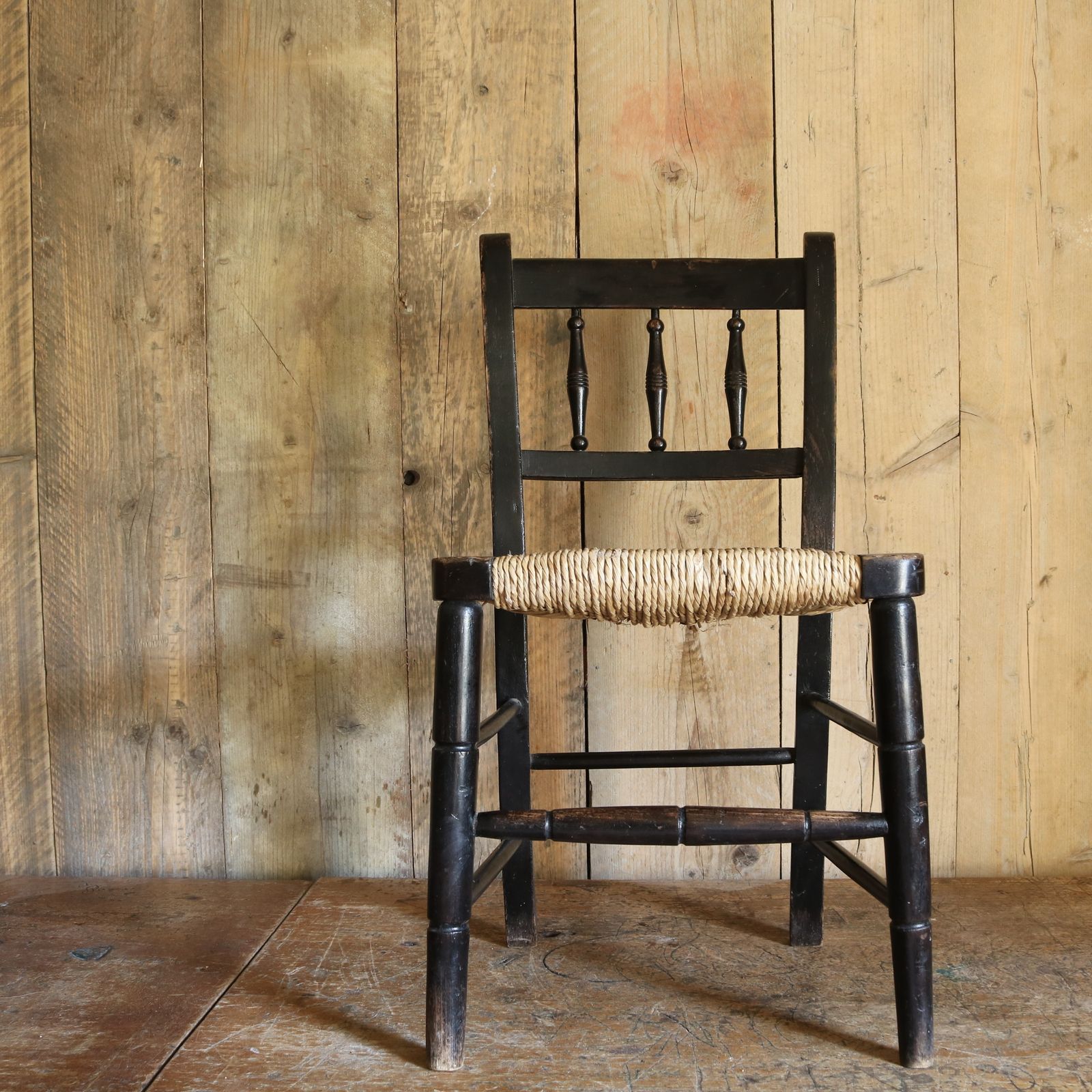 Antique Child’s Spindle Back Chair With Rush Seat   Late 1800s To Early 1900s photo Meubels