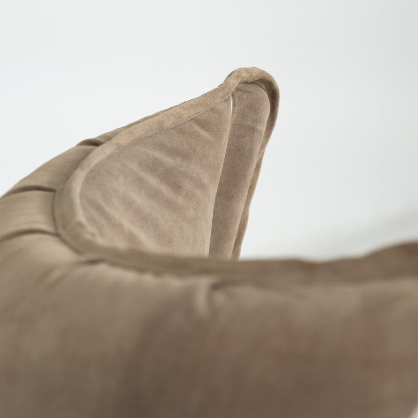 Pair Of ” Le Bugie” Lounge Chairs By Alessandro Becchi For Giovannetti, 1980s – New Upholstery photo 6160.0
