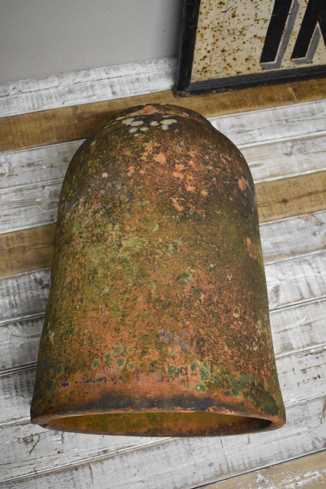 photo furniture Large Weathered Terracotta Rhubarb / Kale Forcer Pot