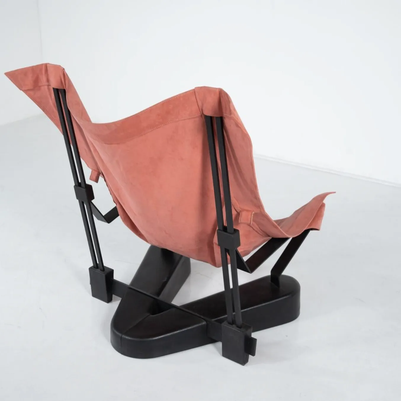 Furniture Mid Century Butterfly Lounge Chair, 1980s photo