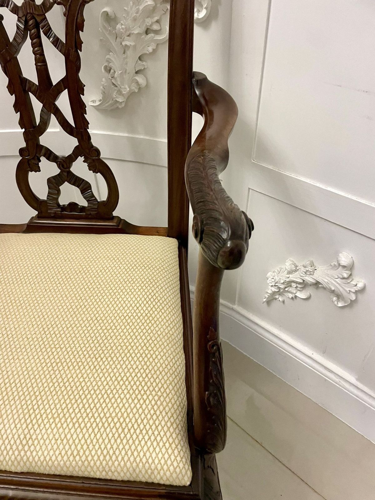 Outstanding Quality Antique 19th Century Carved Mahogany Office Chair photo vinterior