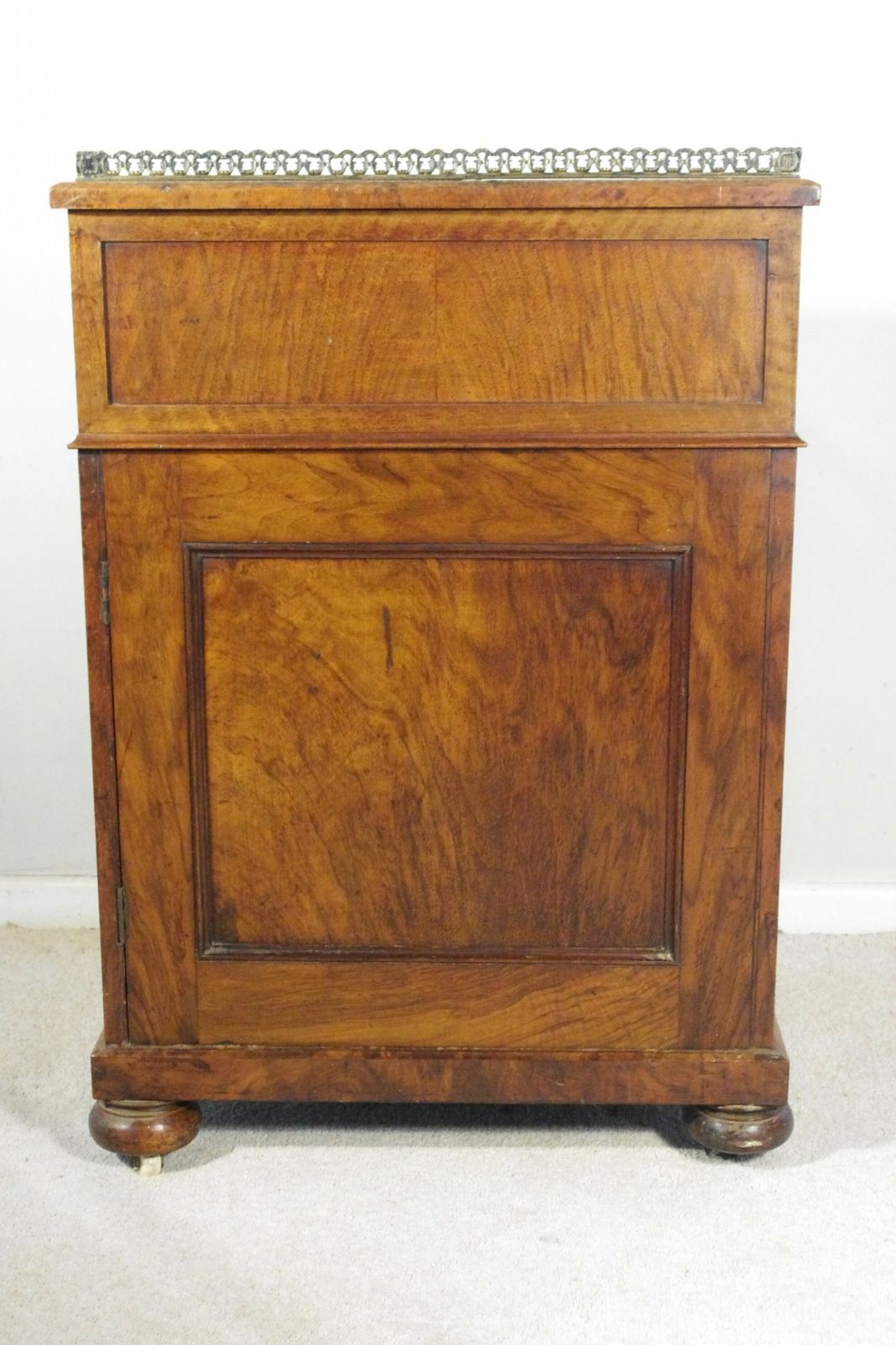 Victorian Burr Walnut Davenport photo vinterior