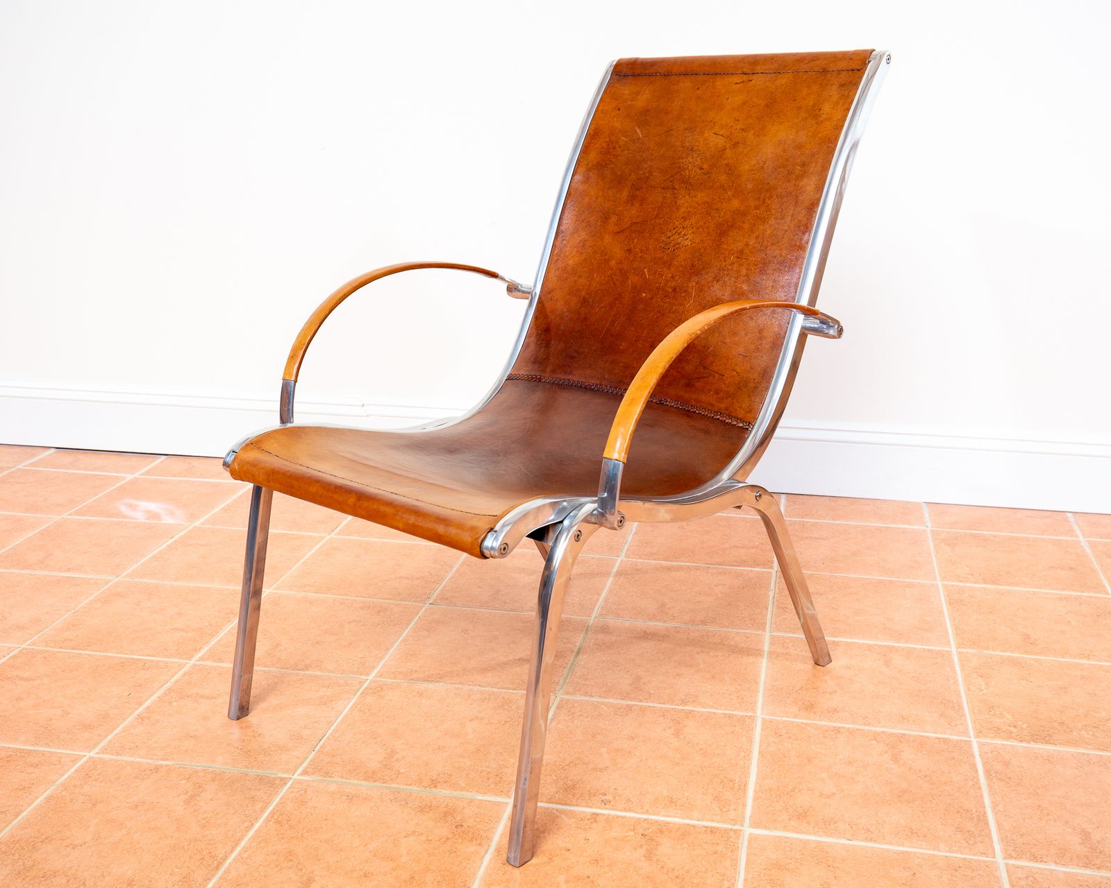 photo vinterior Tan Hide Leather Lounge Chair Mid Century Mcm Aluminium Hungarian A.Rt Deco Bauhaus Style 1970s Hungary Rudolf Szedleczky