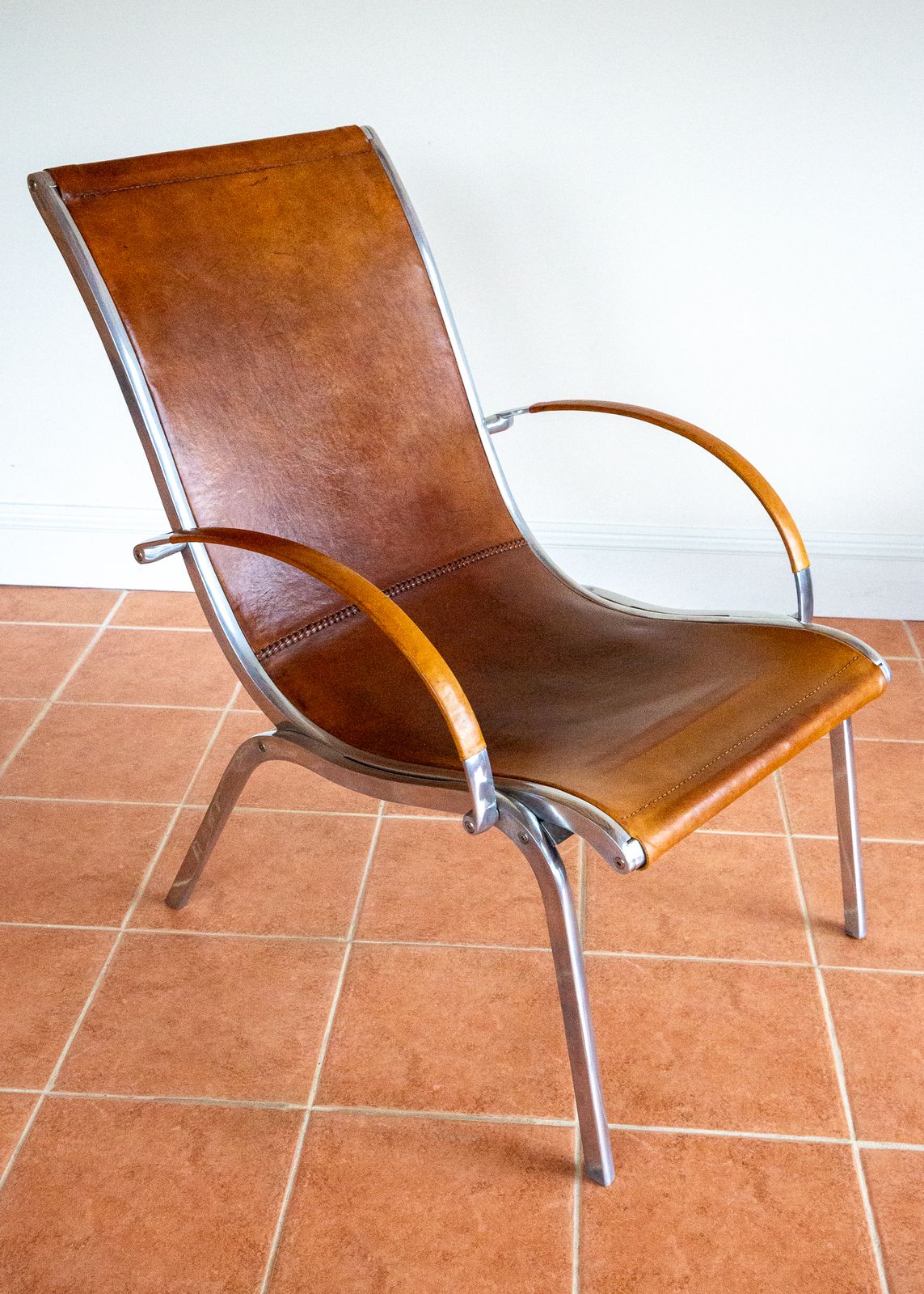 photo vintage Tan Hide Leather Lounge Chair Mid Century Mcm Aluminium Hungarian A.Rt Deco Bauhaus Style 1970s Hungary Rudolf Szedleczky