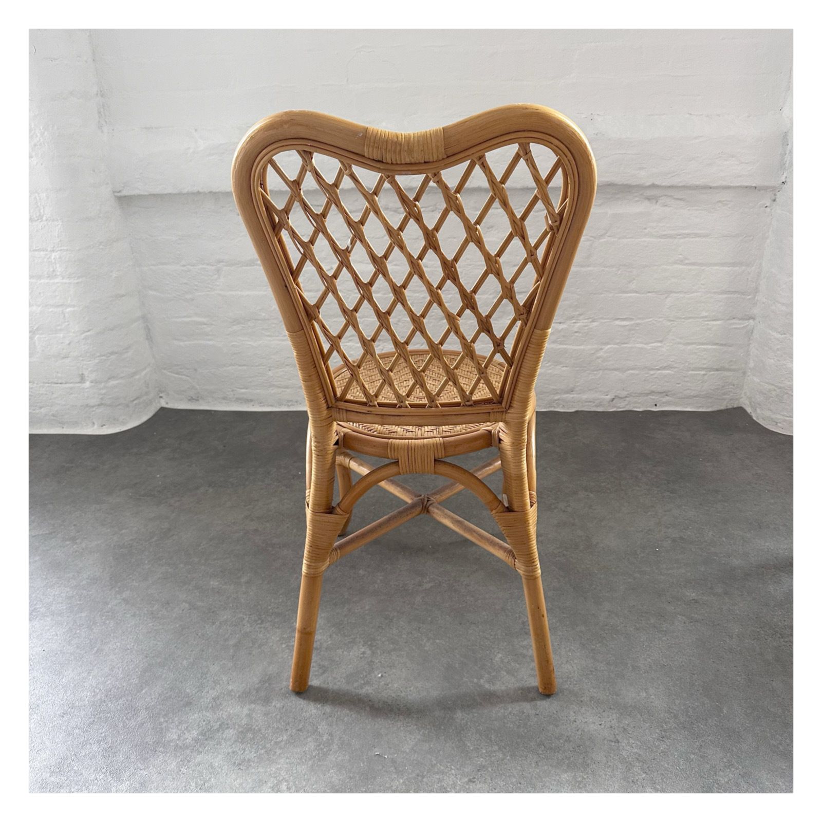 Vintage Bamboo Table & 4 Chairs photo vinterior