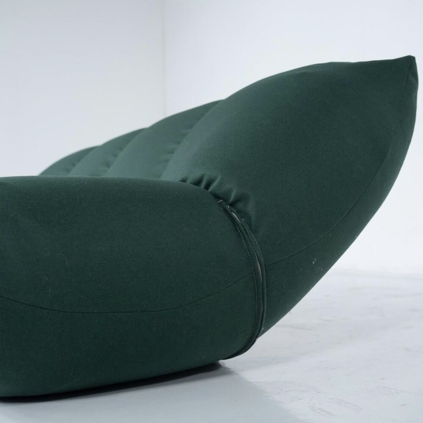 Mid Century Modern Green Papillon Sofa By Giovannetti, Italy, 1970s photo 4880.0