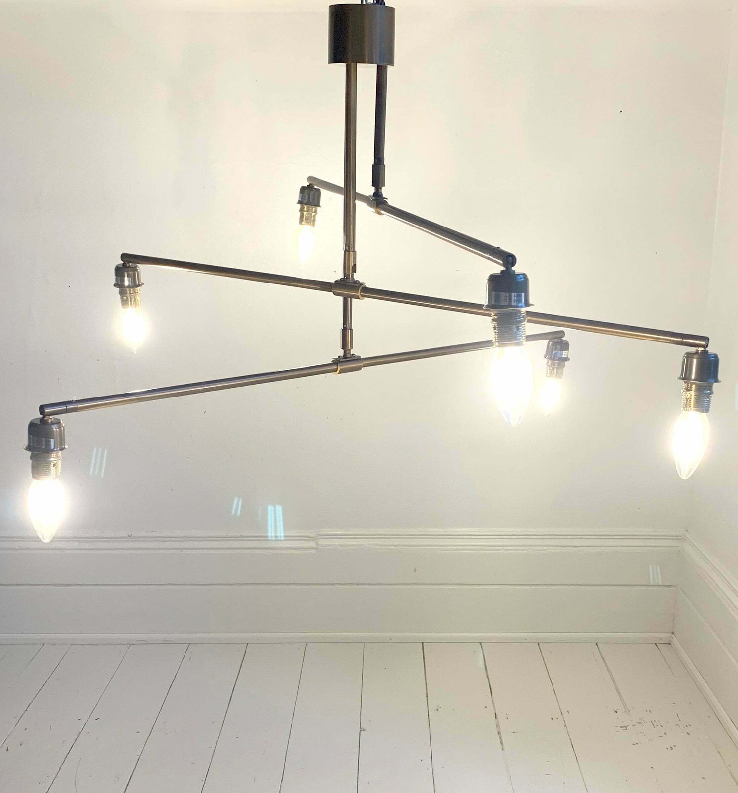 Modern Andromeda Chandelier In Antique Brass By Heathfield & Co   Mcm Style photo furniture
