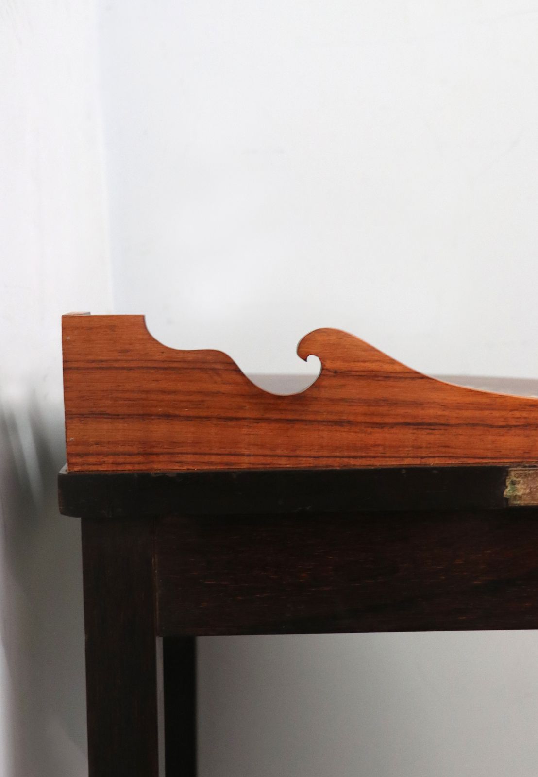 photo buy A Lovely Early 20th Century Sheraton Revival Hardwood Corner.