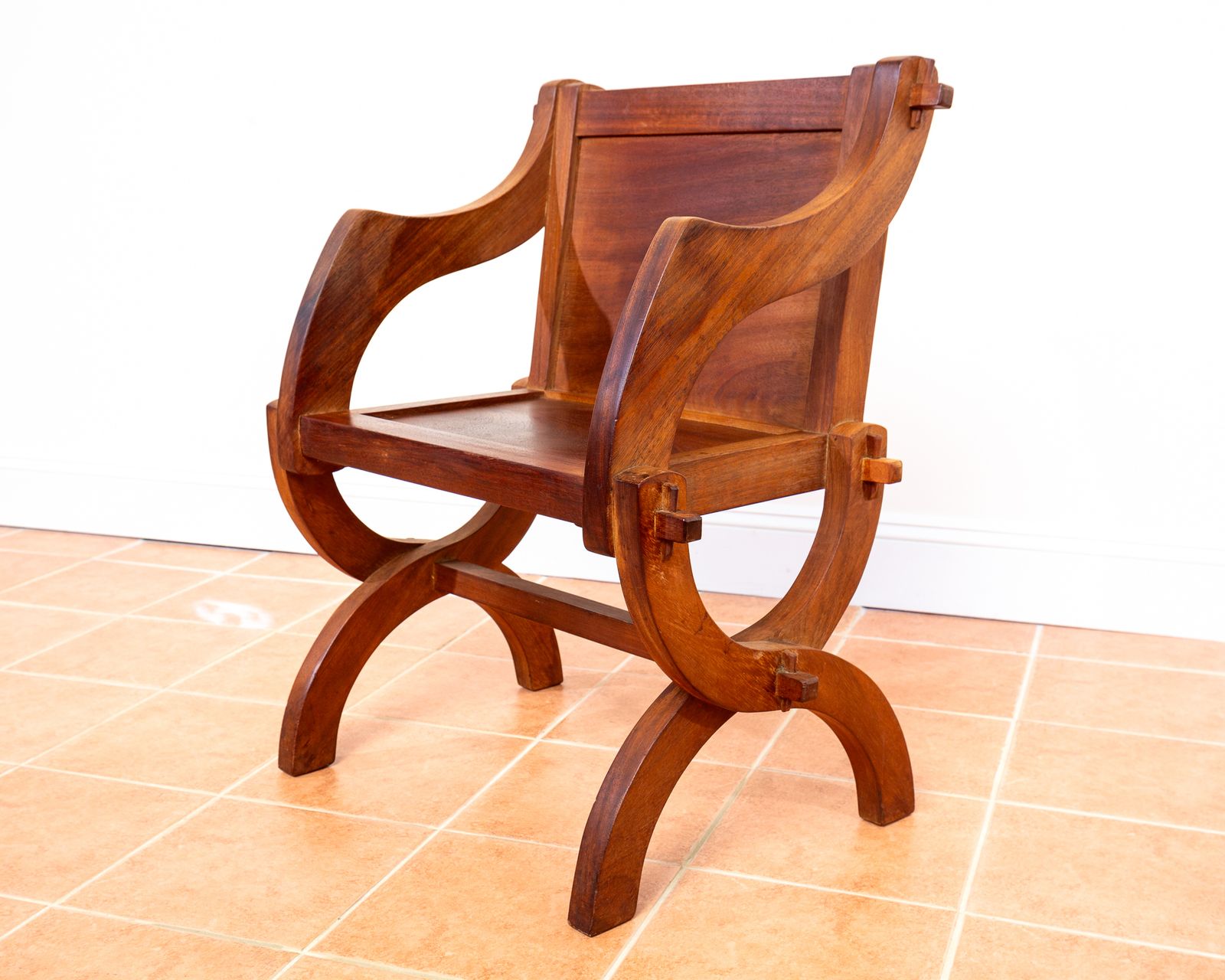 Glastonbury Throne Chair Elm Artisan Sculptural Craftsman Savonarola Curule X Frame Rustic Medieval Hall Chair Regal