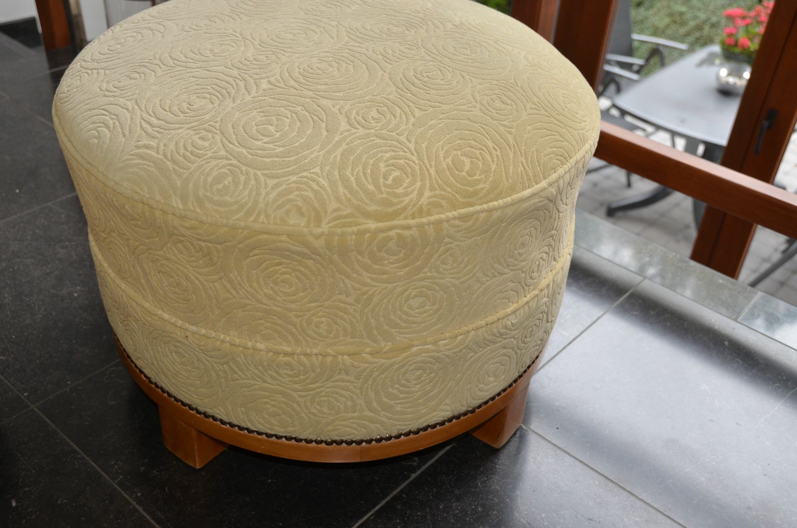 photo furniture Set Of Armchairs And Ottomans Art Deco