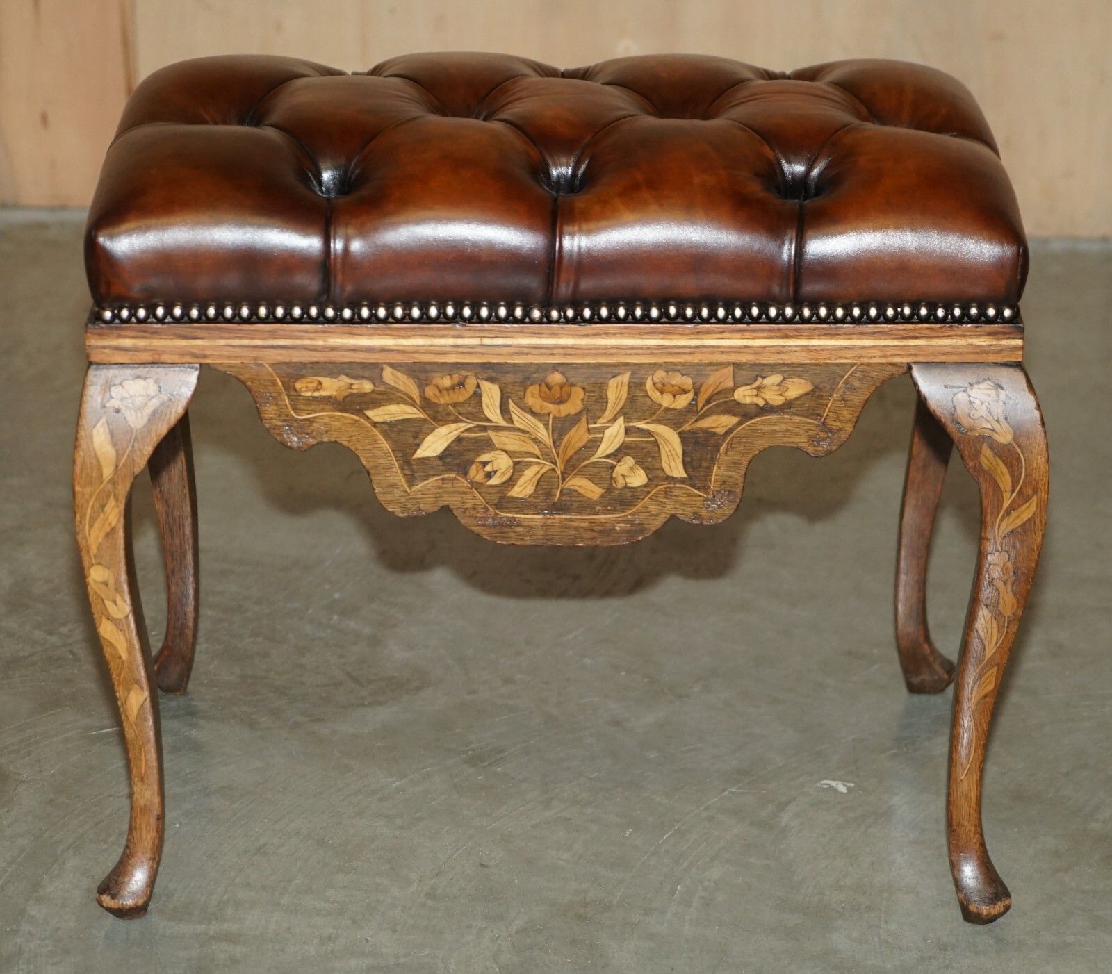 photo vintage Antique Dutch Circa 1860 Brown Leather Rosewood Chesterfield Stool Piano Bench