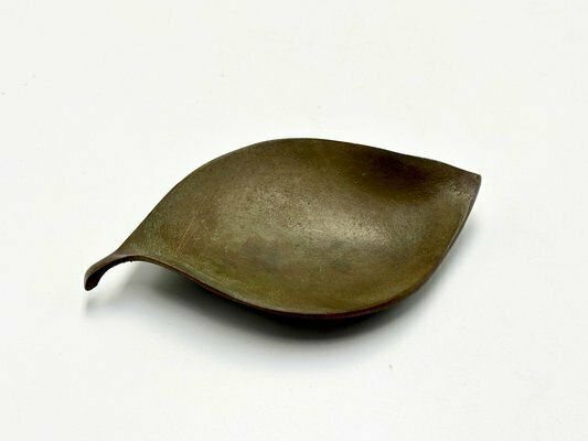 Mid Century Bronze Leaf Ashtray Attributed To Carl Auböck, Austria, 1950s photo 315.0