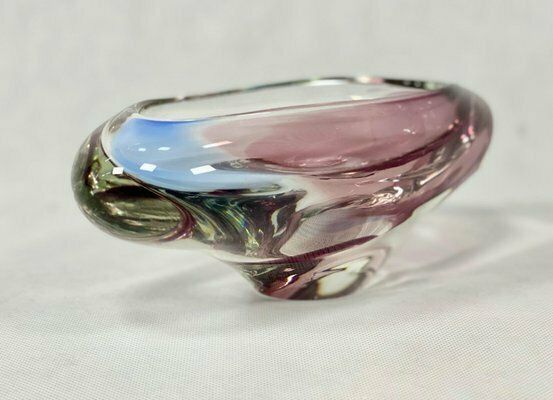 Glass Bowl In Rose By Rudolf Beránek For Skrdlovice, 1960s photo buy