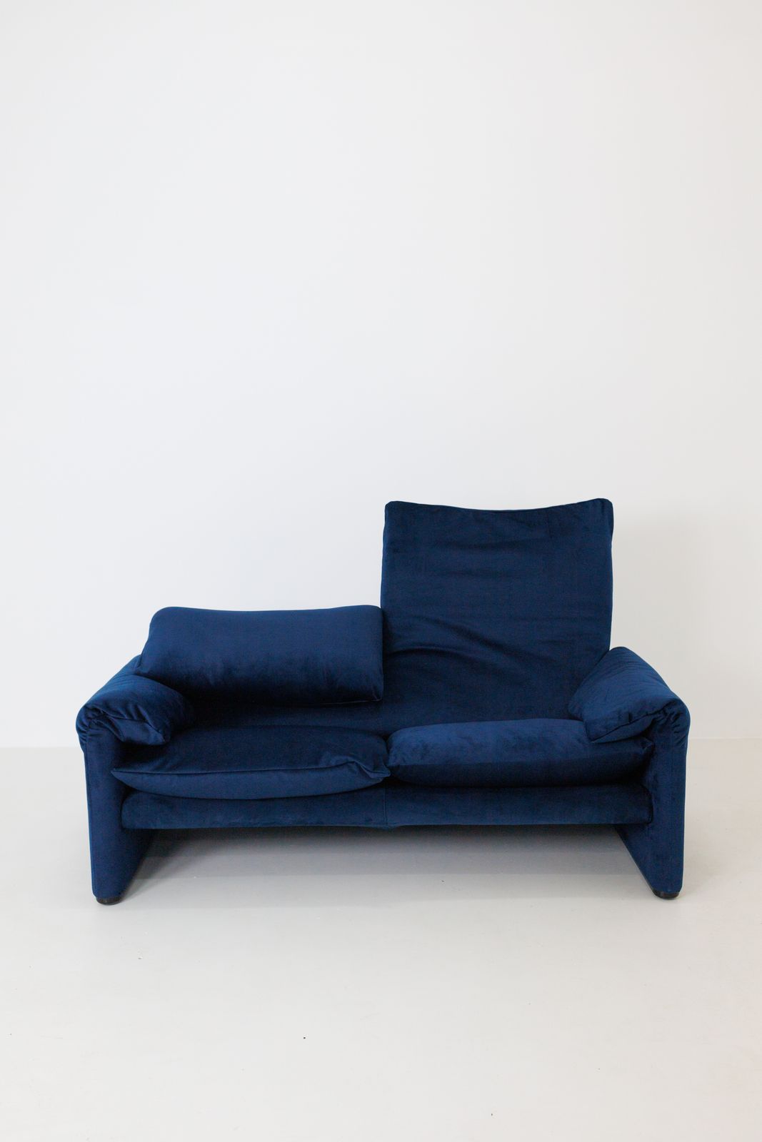Maralunga Blue Velvet Sofa By Vico Magistretti For Cassina, Italy 70s photo furniture