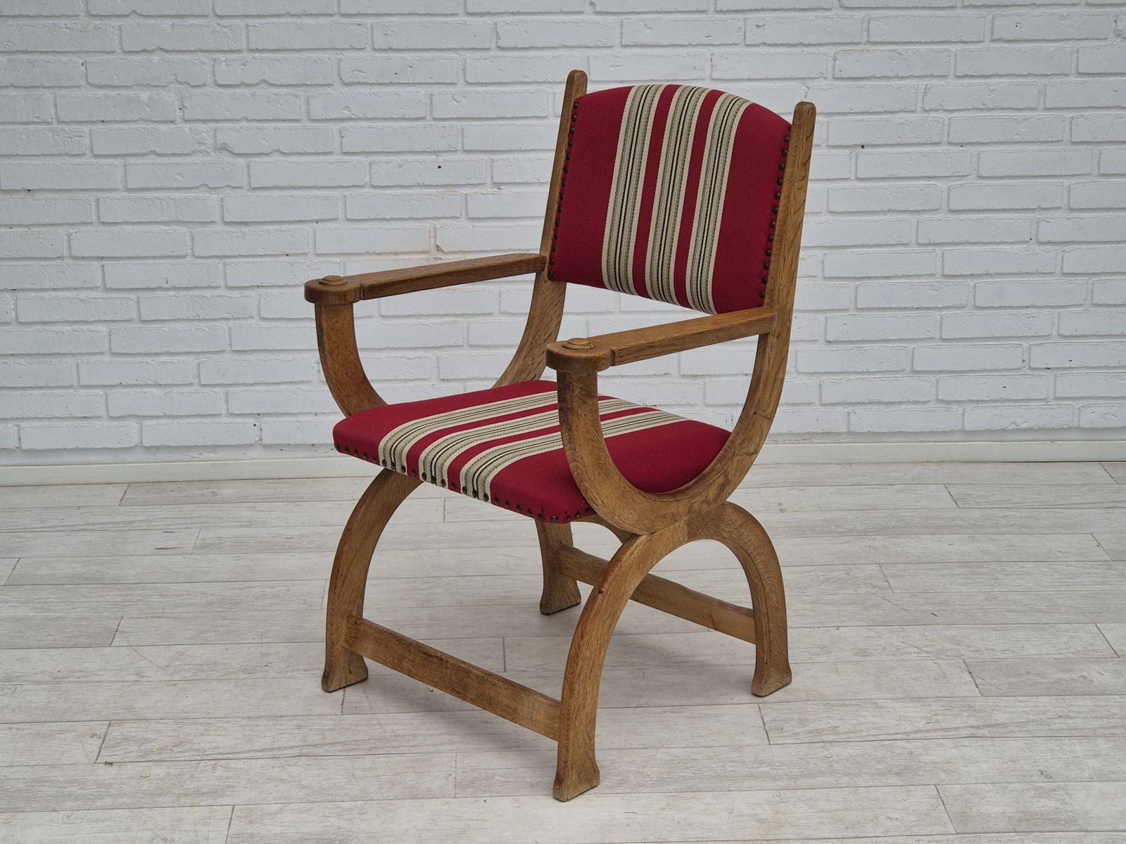 photo buy Ca. Jaren 1960, Deense Fauteuil, Goede Staat, Meubelwol, Eikenhout.