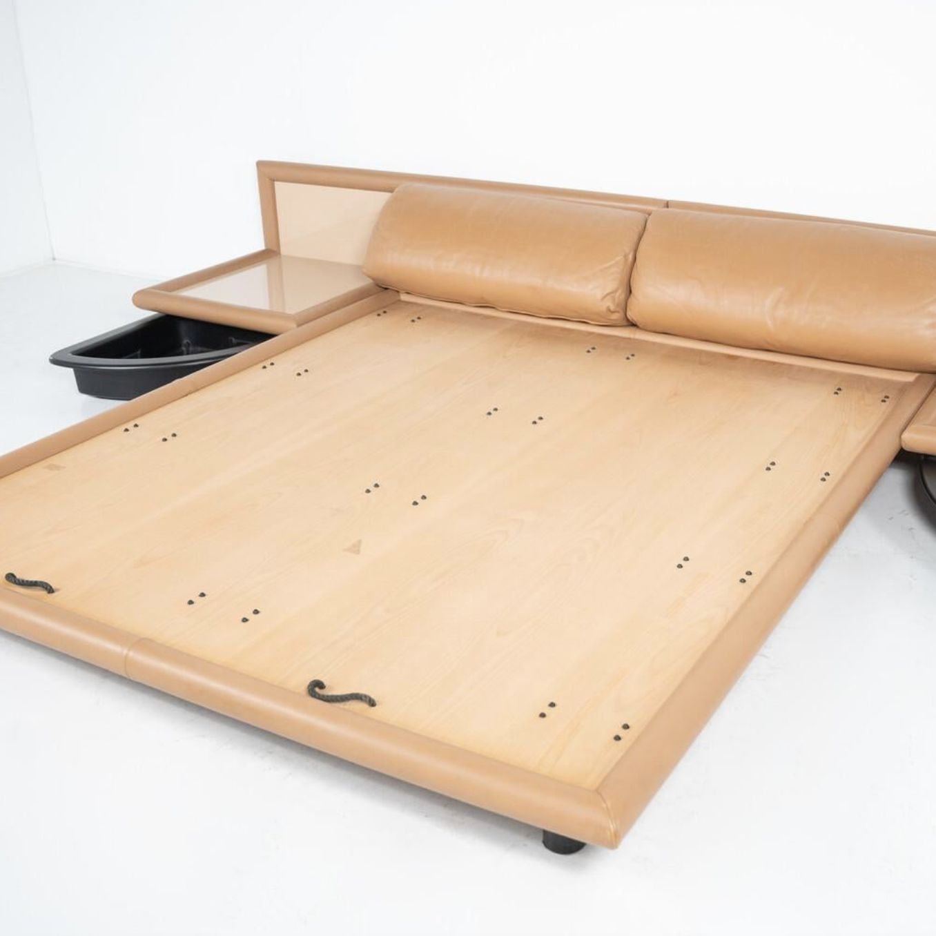 Afra & Tobia Scarpa Leather Bed Model Morna For Molteni, Italy, 1972 photo buy
