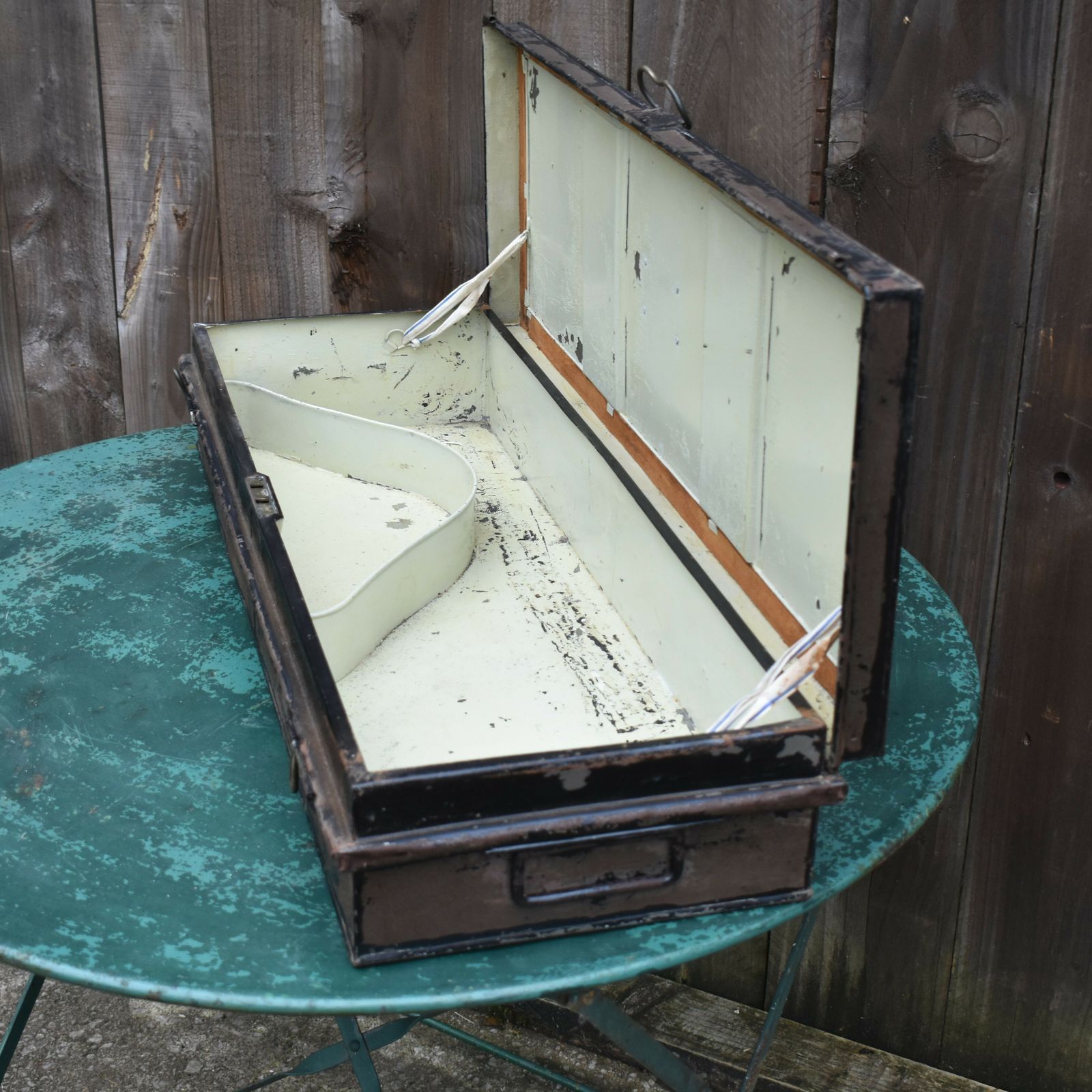 photo vinterior Antique Simpson Rostron Military Uniform Box Bicorn Metal Trunk Case Hoare & Co