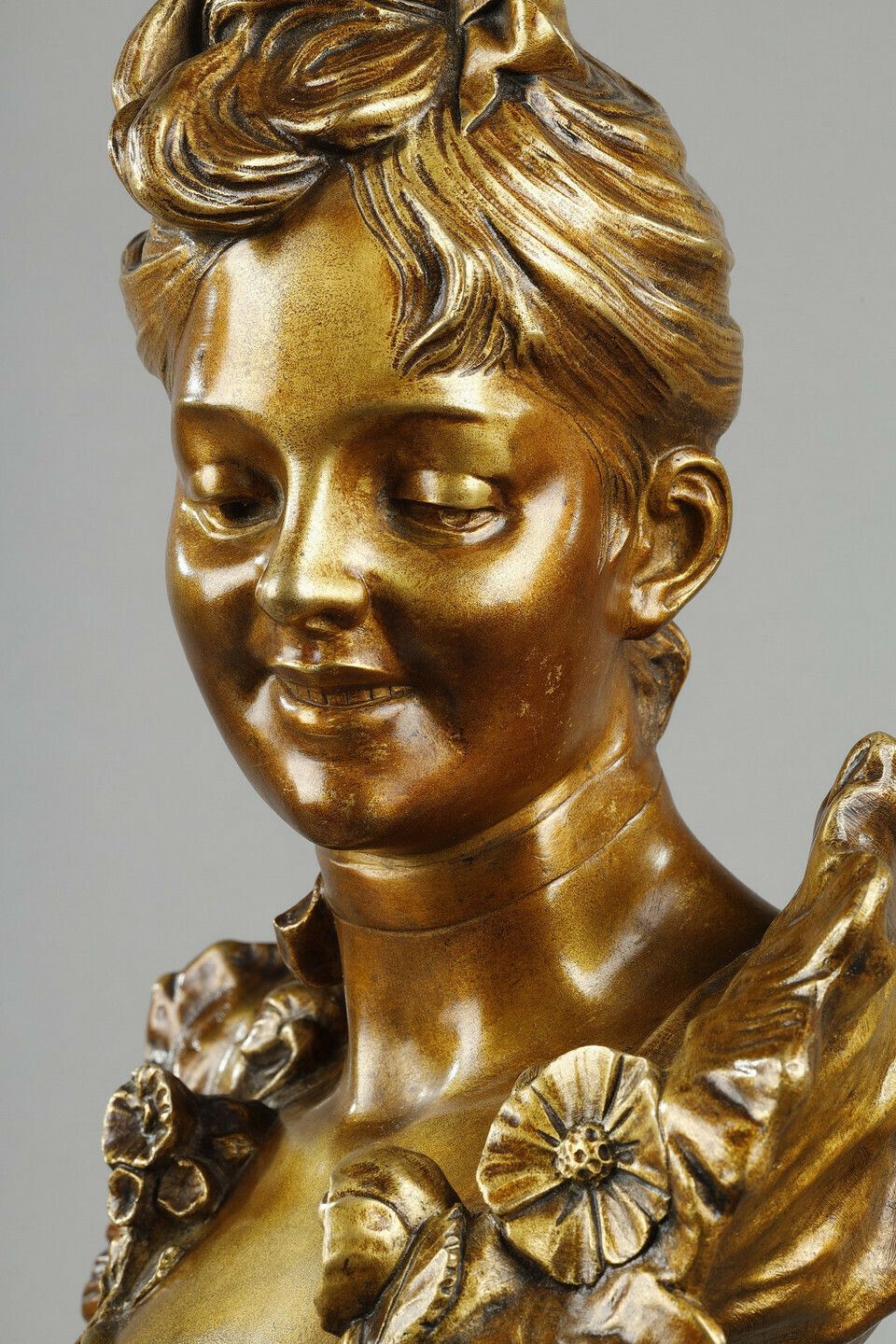 photo buy Bust Of A Young Belle époque Woman By Victor Léopold Bruyneel