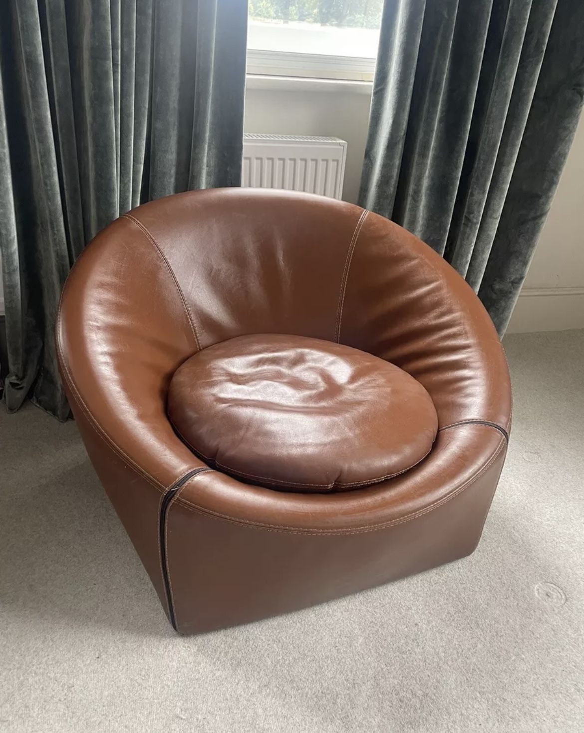 Minotti 'Capri Base Armchair" In Tobacco Leather   Rrp £3000 photo furniture