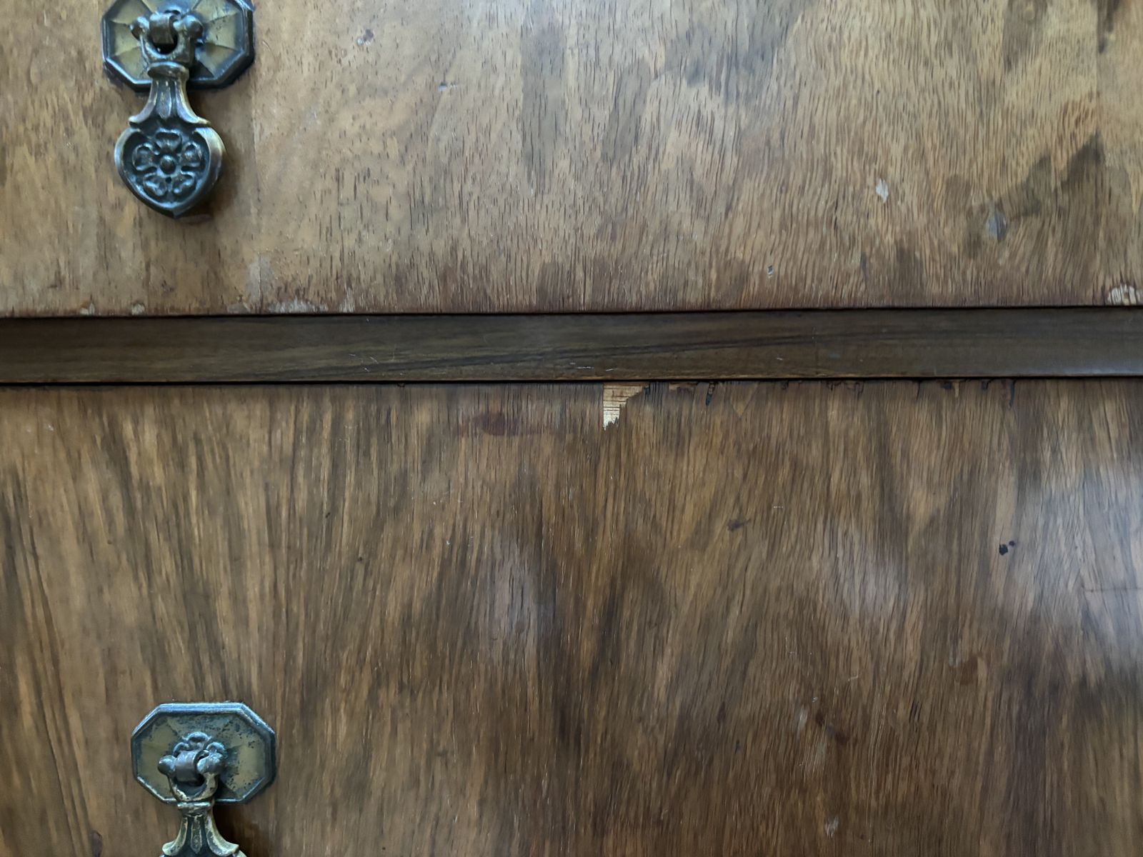 photo furniture Antique Mahogany Chest Of Drawers